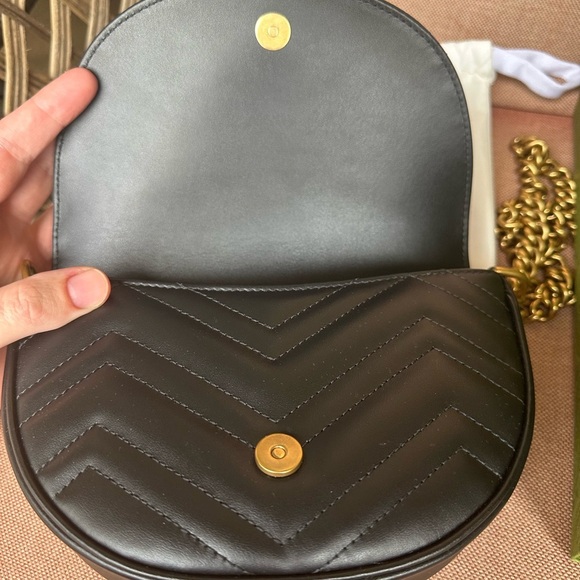 Authentic GUCCI mini GG Marmont crossbody bag - Picture 3 of 11